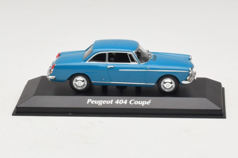 Peugeot 404 Coupé Sininen Maxichamps 1:43 940112921 Metalli