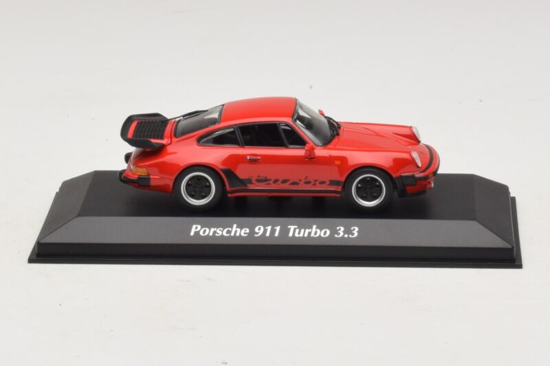 Porsche 911 930 Turbo 3.3 Punainen Maxichamps 1:43 940069000 Metalli
