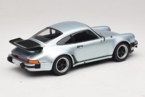 Porsche 911 930 Turbo 3.3 Hopea KK-Scale 1:18 KKDC181444 Metalli — kuva 2 / 6