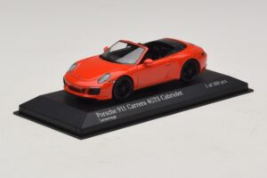 Porsche 911 991.1 Carrera 4 GTS Avoauto Oranssi Minichamps 1:43 410067331 Metalli — kuva 2 / 5