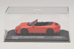 Porsche 911 991.1 Carrera 4 GTS Avoauto Oranssi Minichamps 1:43 410067331 Metalli — kuva 4 / 5