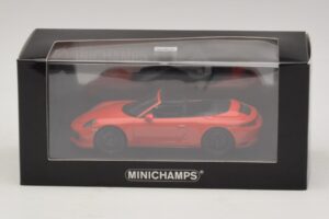 Porsche 911 991.1 Carrera 4 GTS Avoauto Oranssi Minichamps 1:43 410067331 Metalli — kuva 5 / 5