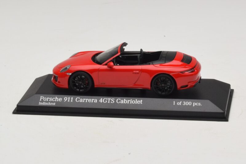Porsche 911 991.1 Carrera 4 GTS Avoauto Punainen Minichamps 1:43 Porsche 911 991.1 Carrera 4 GTS Avoauto Punainen Minichamps 1:43 410067330 Metalli