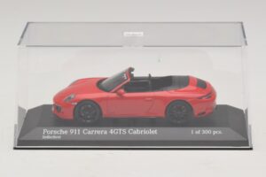Porsche 911 991.1 Carrera 4 GTS Avoauto Punainen Minichamps 1:43 410067330 Metalli — kuva 4 / 5