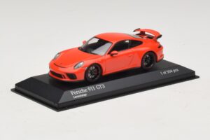 Porsche 911 991.1 GT3 Oranssi Minichamps 1:43 410066024 Metalli — kuva 2 / 5