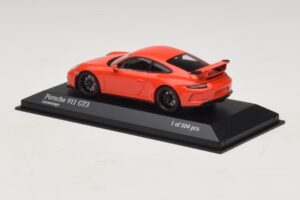 Porsche 911 991.1 GT3 Oranssi Minichamps 1:43 410066024 Metalli — kuva 3 / 5