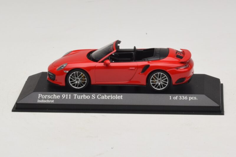 Porsche 911 991.1 Turbo S Avoauto Punainen Minichamps 1:43 410067180 Metalli