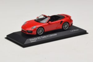 Porsche 911 991.1 Turbo S Avoauto Punainen Minichamps 1:43 410067180 Metalli — kuva 2 / 5