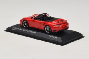 Porsche 911 991.1 Turbo S Avoauto Punainen Minichamps 1:43 410067180 Metalli — kuva 3 / 5