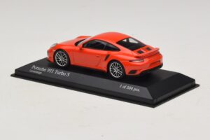 Porsche 911 991.1 Turbo S Oranssi Minichamps 1:43 410067171 Metalli — kuva 3 / 5
