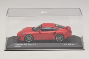 Porsche 911 991.1 Turbo S Punainen Minichamps 1:43 410067170 Metalli — kuva 4 / 5