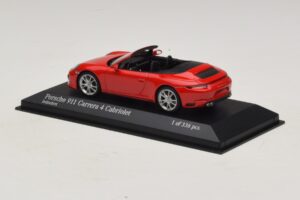 Porsche 911 991.2 Carrera 4 Avoauto Punainen Minichamps 1:43 410067230 Metalli — kuva 3 / 5