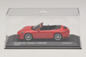 Porsche 911 991.2 Carrera 4 Avoauto Punainen Minichamps 1:43 410067230 Metalli — kuva 4 / 5