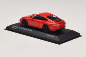Porsche 911 991.2 Carrera 4 GTS Punainen Minichamps 1:43 410067320 Metalli — kuva 3 / 5