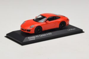 Porsche 911 991.2 Carrera 4 GTS Oranssi Minichamps 1:43 410067321 Metalli — kuva 2 / 5