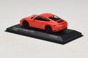 Porsche 911 991.2 Carrera 4 GTS Oranssi Minichamps 1:43 410067321 Metalli — kuva 3 / 5