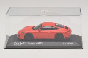 Porsche 911 991.2 Carrera 4 GTS Oranssi Minichamps 1:43 410067321 Metalli — kuva 4 / 5
