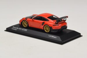 Porsche 911 991.2 GT2 RS Oranssi Minichamps 1:43 410067229 Metalli — kuva 3 / 5