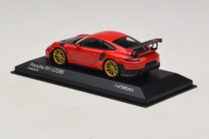 Porsche 911 991.2 GT2 RS Punainen Minichamps 1:43 410067227 Metalli — kuva 3 / 5