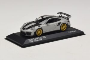 Porsche 911 991.2 GT2 RS Weissach Package Chalk Minichamps 1:43 410067220 Metalli — kuva 2 / 5