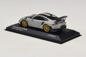 Porsche 911 991.2 GT2 RS Weissach Package Chalk Minichamps 1:43 410067220 Metalli — kuva 3 / 5