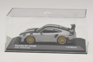 Porsche 911 991.2 GT2 RS Weissach Package Chalk Minichamps 1:43 410067220 Metalli — kuva 4 / 5