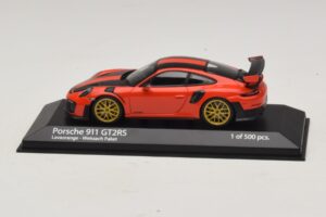 Porsche 911 991.2 GT2 RS Weissach Package Oranssi Minichamps 1:43 410067224 Metalli