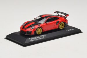 Porsche 911 991.2 GT2 RS Weissach Package Punainen Minichamps 1:43 410067221 Metalli — kuva 2 / 5
