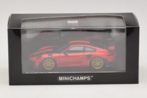 Porsche 911 991.2 GT2 RS Weissach Package Punainen Minichamps 1:43 410067221 Metalli — kuva 5 / 5