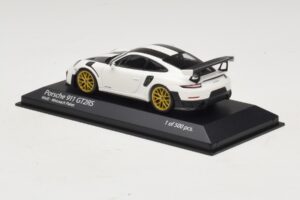 Porsche 911 991.2 GT2 RS Weissach Package Valkoinen Minichamps 1:43 410067222 Metalli — kuva 3 / 5