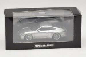 Porsche 911 991.2 GT3 Touring Hopea Minichamps 1:43 410067422 Metalli — kuva 5 / 5