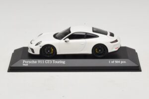 Porsche 911 991.2 GT3 Touring Valkoinen Minichamps 1:43 410067420 Metalli