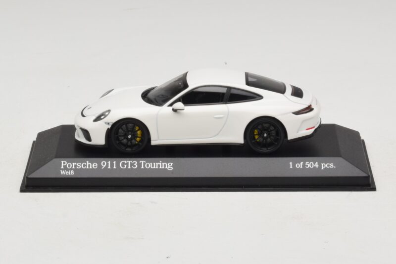Porsche 911 991.2 GT3 Touring Valkoinen Minichamps 1:43 410067420 Metalli