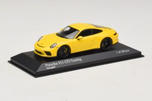 Porsche 911 991.2 GT3 Touring Keltainen Minichamps 1:43 410067421 Metalli — kuva 2 / 5