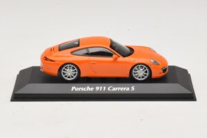 Porsche 911 991 Carrera S Oranssi Maxichamps 1:43 940060221 Metalli