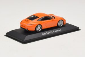Porsche 911 991 Carrera S Oranssi Maxichamps 1:43 940060221 Metalli — kuva 2 / 5