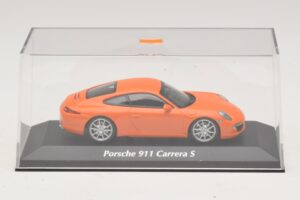 Porsche 911 991 Carrera S Oranssi Maxichamps 1:43 940060221 Metalli — kuva 4 / 5