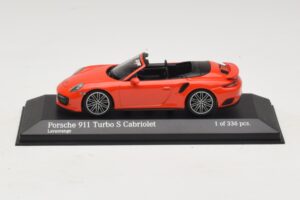 Porsche 911 991 Turbo S Avoauto Oranssi Minichamps 1:43 410067181 Metalli