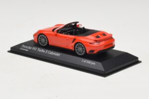 Porsche 911 991 Turbo S Avoauto Oranssi Minichamps 1:43 410067181 Metalli — kuva 3 / 5
