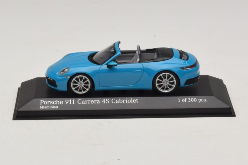 Porsche 911 992 Carrera 4S Avoauto Sininen Minichamps 1:43 410069332 Metalli