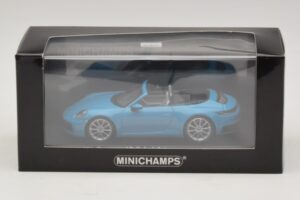 Porsche 911 992 Carrera 4S Avoauto Sininen Minichamps 1:43 410069332 Metalli — kuva 5 / 5