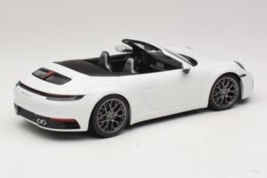 Porsche 911 992 Carrera 4S Avoauto Valkoinen Minichamps 1:18 155067330 Metalli — kuva 2 / 6