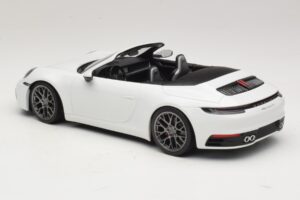 Porsche 911 992 Carrera 4S Avoauto Valkoinen Minichamps 1:18 155067330 Metalli — kuva 5 / 6