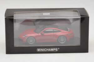 Porsche 911 992 Carrera 4S Punainen Minichamps 1:43 410069321 Metalli — kuva 5 / 5
