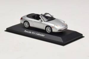 Porsche 911 996 Avoauto Hopea Maxichamps 1:43 940061031 Metalli — kuva 3 / 5