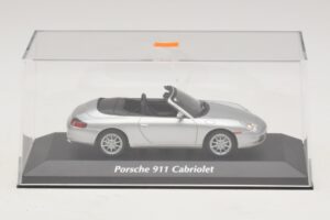 Porsche 911 996 Avoauto Hopea Maxichamps 1:43 940061031 Metalli — kuva 4 / 5