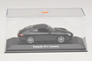 Porsche 911 996 Carrera Musta Maxichamps 1:43 940061020 Metalli — kuva 4 / 5