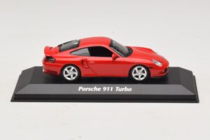 Porsche 911 996 Turbo Punainen Maxichamps 1:43 940069300 Metalli