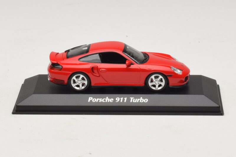 Porsche 911 996 Turbo Punainen Maxichamps 1:43 940069300 Metalli