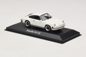 Porsche 911 SC Valkoinen Maxichamps 1:43 940062020 Metalli — kuva 3 / 5